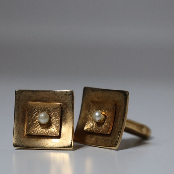 Vintage Gold-Tone Pearl Accent Cufflinks – Geometric Square Design - Picture 1 of 8